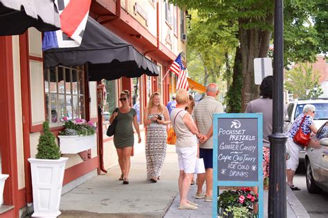 boutiques on cape cod.